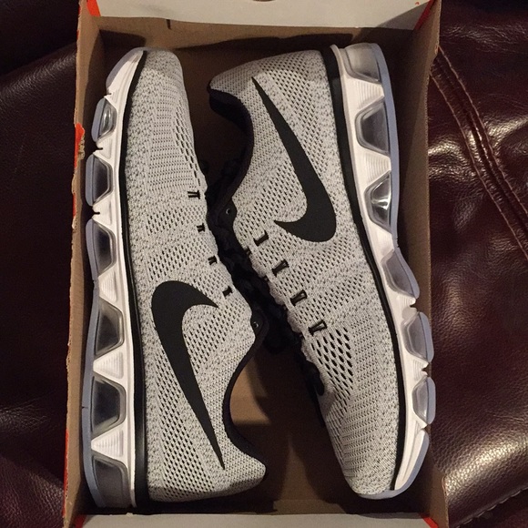 nike tailwind size 13